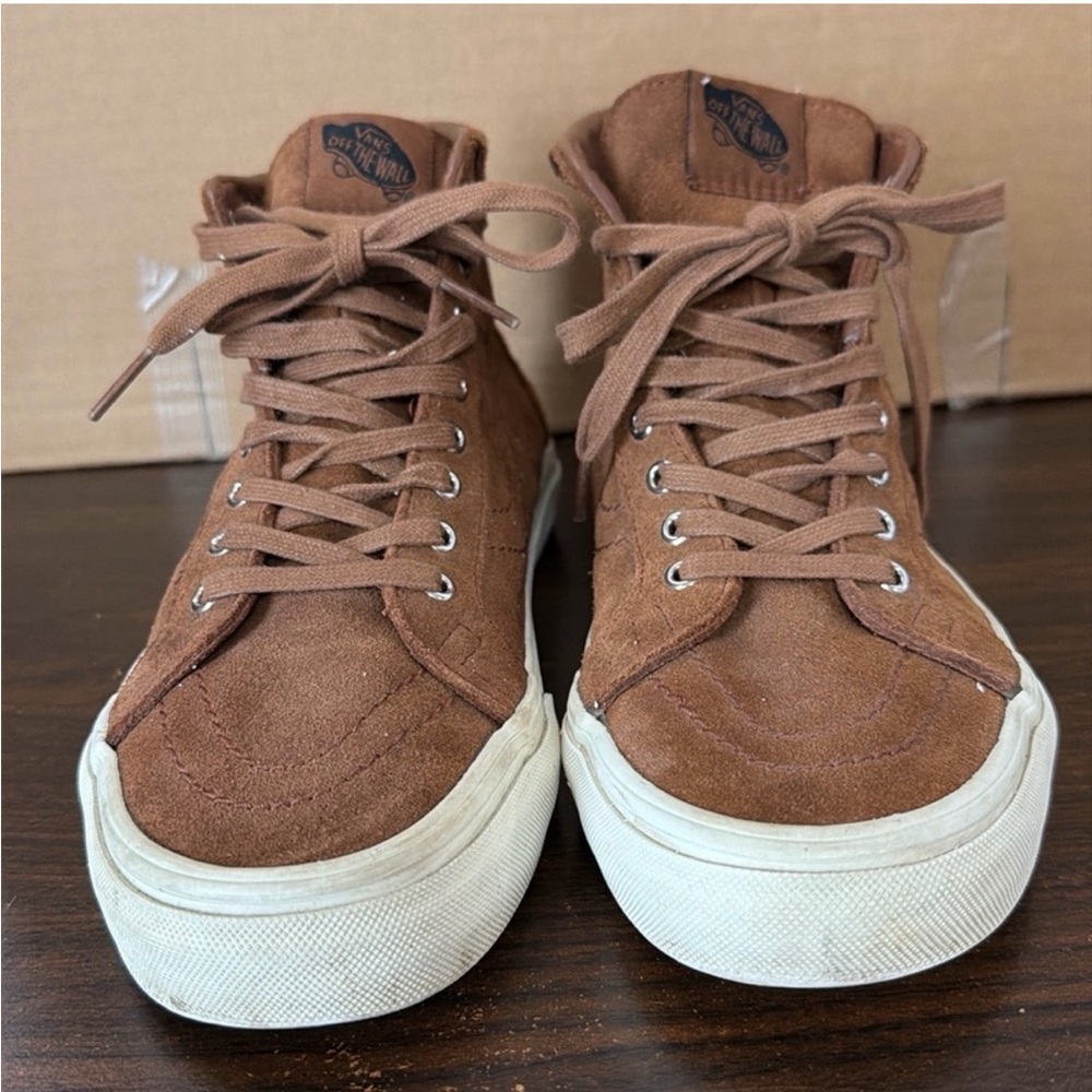 Vans Suede Brown High Top
Sk8 Mid Reissue Suede Sneakers
Men's 6 Women's 7.5 - Picture 4 of 9